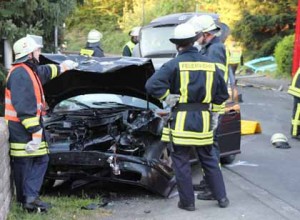 Ostermontag – Frontalcrash nach Alkohol: 56 jährige schwer verletzt GosenbachUnfall4 300x220 Ostermontag – Frontalcrash nach Alkohol: 56 jährige schwer verletzt