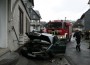 Netphen: Internistischer Notfall  -PKW rast in Haus 3