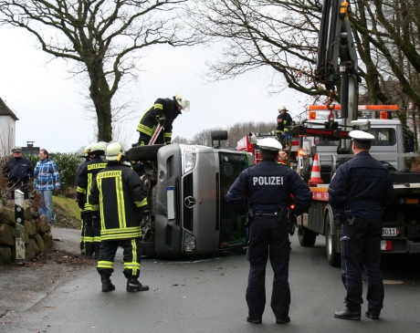 Schutzengel1 Schutzengel fuhr mit – 8 Kindergartenkinder unverletzt 