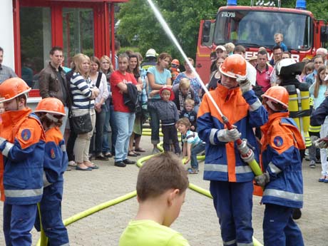 Würgendorf: Sommerfest am Feuerwehrgerätehaus P1050281 Würgendorf: Sommerfest am Feuerwehrgerätehaus