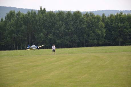 Zahlreiche Besucher bei den Flugmodellsporttagen Modellflug57 Zahlreiche Besucher bei den Flugmodellsporttagen