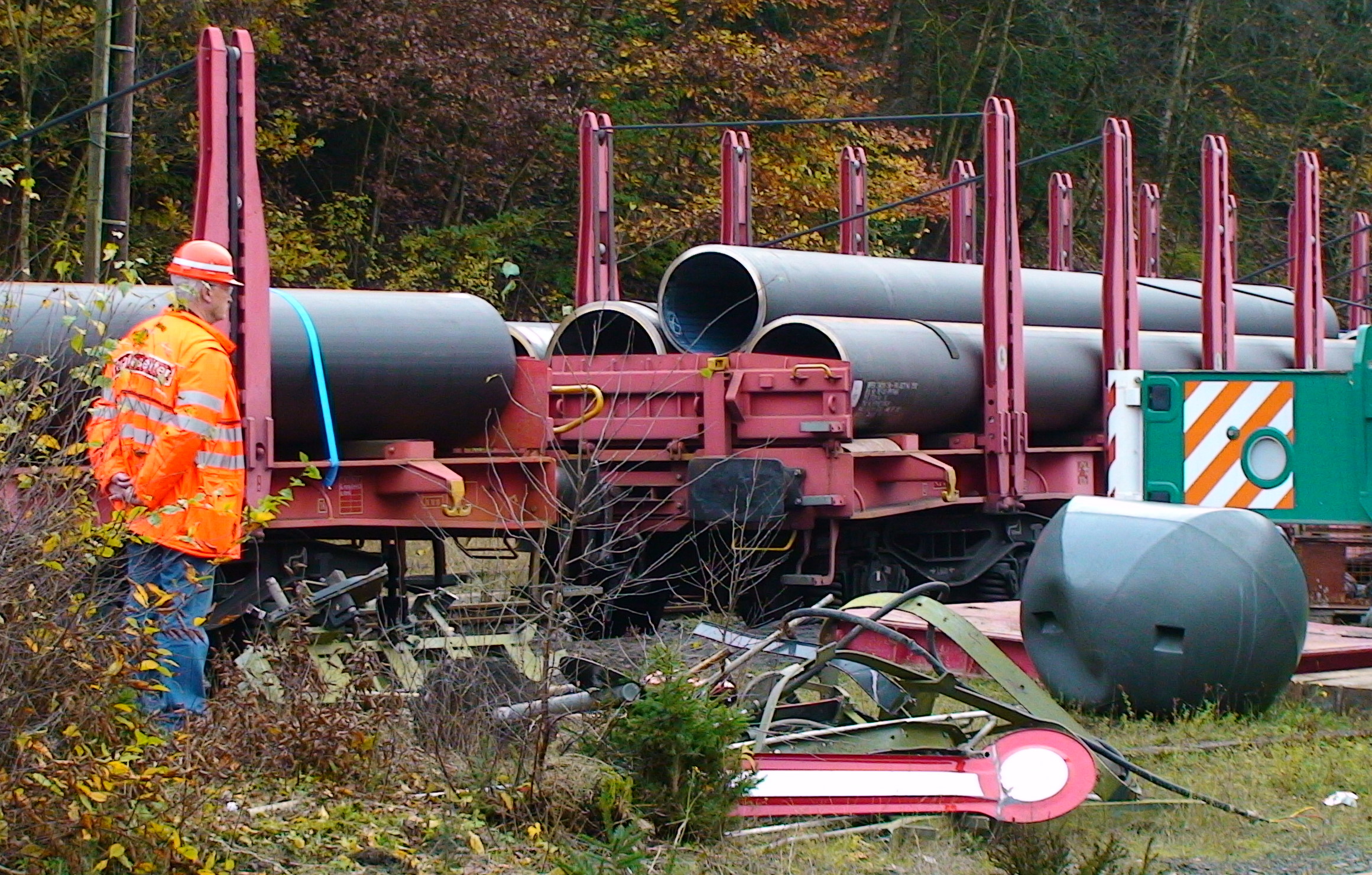 Güterzug entgleist: Bahnstrecke zwischen Ferndorf und Hilchenbach war gesperrt 2014 10 30 Güterzug Entgleist Dahlbruch001 Güterzug entgleist: Bahnstrecke zwischen Ferndorf und Hilchenbach war gesperrt