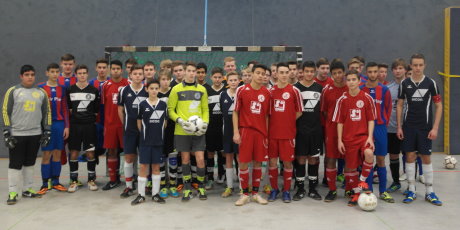 Die Jugendturniere des FC Hilchenbach sind gut angelaufen. Am vergangenen Wochenende richteten die Nordsiegerländer ein E- und ein B-Junioren-Turnier aus. Fotos (3): Verein