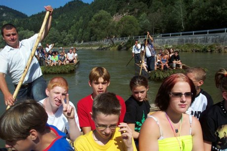 Deutsche und Polen in einem Boot: Für Jugendliche aus Siegen und Umgebung bietet das Jugendamt der Stadt Siegen im Sommer eine Begegnungsreise nach Zakopane an. Foto: Stadt