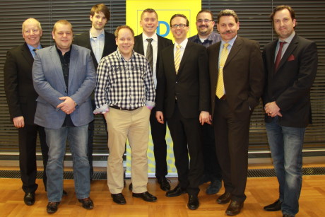 Der neu gewählte Vorstand des FDP-Kreisverbandes. Michael Enders, Carsten Weiand, Kevin Lee Hörnberger, Guido Müller, Markus Nüchtern, Hans Peter Kunz, Torsten Freda, Peter Hanke und Dr. Dieter Schmitz (v.li.). Foto: Partei