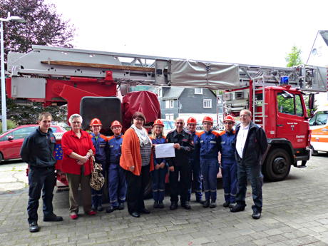 2014-06-30_Eiserfeld_Goldkonfirmation_Spende_Feuerwehr_Foto_DirkBirlenbach