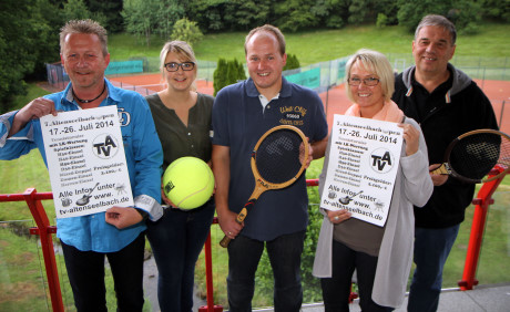 Freuen sich auf die 7. Auflage der Altenseelbach Open: Ralf Löhr (2. Vorsitzender), Alisa Löhr (Turnierausschuss), Thorsten Seiler (Turnierdirektor), Petra Preuschoff (Turnierausschuss) und Werner Schönau (1. Vorsitzender). Foto: Verein