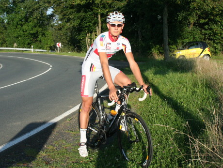 Insgesamt 830 Kilometer, davon tatsächlich rund 750 auf dem Rad, bewältigte der 17-Jährige binnen etwa 36 Stunden.