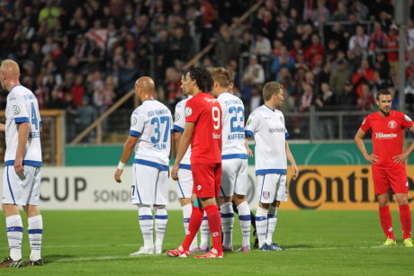 Die Siegener verspielten gegen den Zweitligisten aus Frankfurt eine Zwei-Tore-Führung.