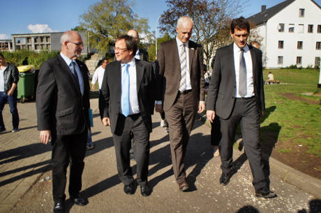 2014-10-01_Burbach_Kaserne_NRW-CDU_Laschet_vor_Ort_Foto_Hercher_8