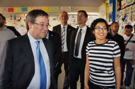 2014-10-01_Burbach_Kaserne_NRW-CDU_Laschet_vor_Ort_Foto_Hercher_9