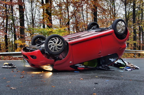 2014-11-05_Eremeitage-Siegen_B54_Pkw_ueberschlagen_19jaehrige_unverletzt_Foto_Hercher_2