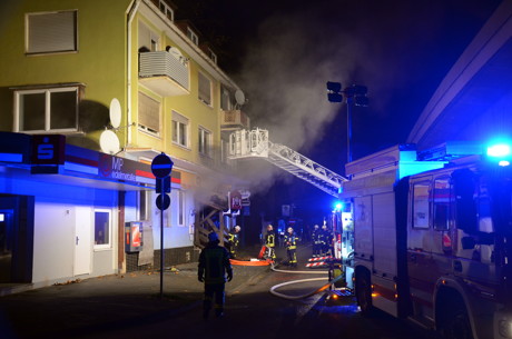 2014-11-20_Siegen_Koblenzer_Str199_Brand_Shisha-Bar_evtl_MolotovCocktail_Foto_Schade_03