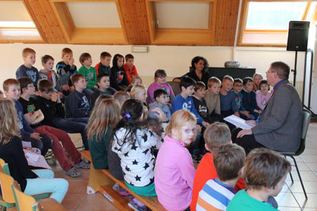 2014-11-21_Netphe_Bundesweiter Vorlesetag Grundschule Obernetphen _Foto_Stadt_Netphen