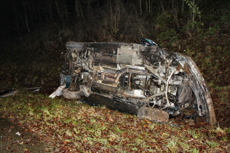 2014-12-23_Siegen_A45_VU_Pkw_mehrfach_überschlagen_unverletzt_Foto_Hercher_1