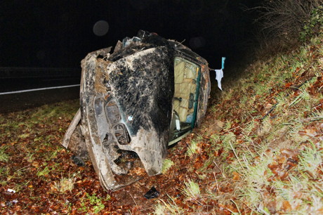 2014-12-23_Siegen_A45_VU_Pkw_mehrfach_überschlagen_unverletzt_Foto_Hercher_5