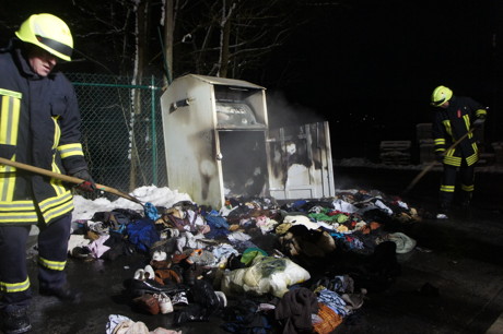 2015-02-04_Wilnsdorf-Rinsdorf_Brandstiftung_Altkleidercontainer_Foto_Hercher_4