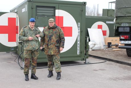 2015-02-11_Siegen_Bundeswehr_OP-Container_DRK-Kinderklinik_Foto_mg_01