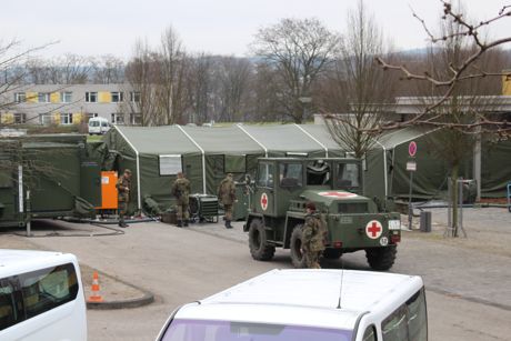 2015-02-11_Siegen_Bundeswehr_OP-Container_DRK-Kinderklinik_Foto_mg_02