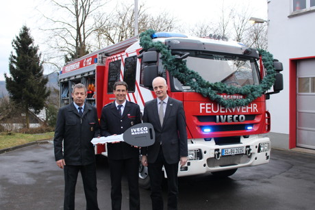 2015-02-23_Burbach-Holzhausen_Übergabe_Fahrzeug_Foto_Feuerwehr