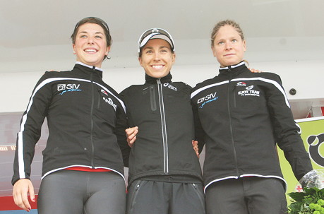Hanna Philippin, Anne Haug und Rebecca Robisch freuen sich auf ihren Start in Auckland (Foto: EJOT Team)