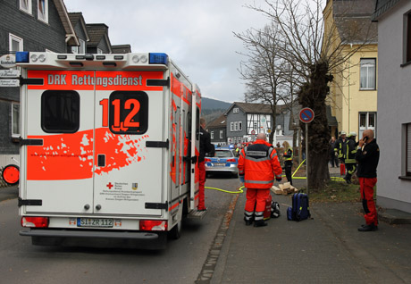 2015-03-26_Kreuztal-Littfeld_Pkw_in_Haus_gefahren_Foto_mh_01_Foto_wirSiegen_4