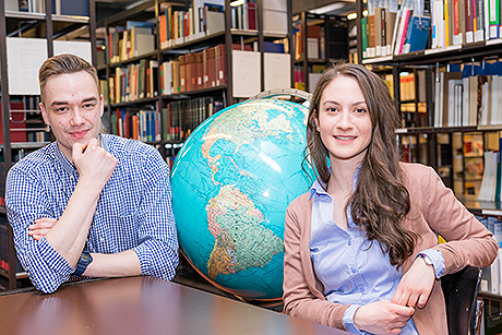 Foto: Filiz Gürsoy und Moritz Limbacher gehörigen zur Gruppe Siegener Studierender, die an der NMUN in New York teilnehmen.