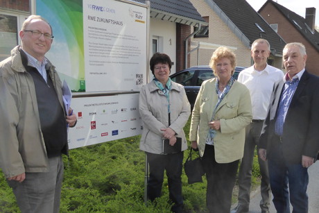 Das „Vorbild-Haus“ in Bottrop gilt als bundesweit einzigartiges Projekt. Seine Sanierung wurde 2013 abgeschlossen und zählt als Beitrag zur „InnovationCity Ruhr“. (Foto: privat)