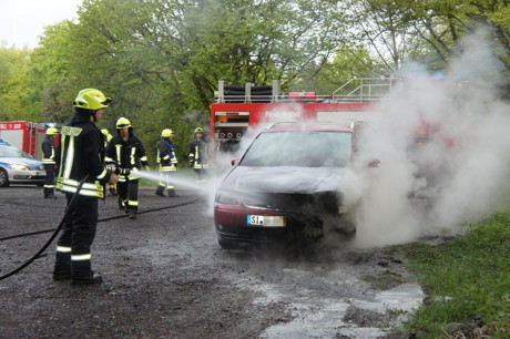 2015-05-05_Wilnsdorf_B54_Kalteiche_Pkw-Brand_Foto_Hercher_01