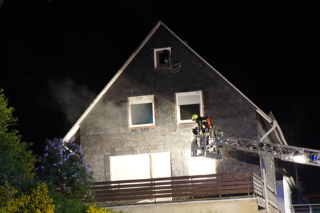 2015-05-28_Wilnsdorf-Wilden_Feuer4_Zimmerbrand_Schwerstverletzter_Foto_Hercher_02