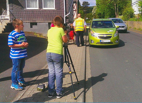 Geschwindigkeitsmessung mit Dank und Denkzettel | Foto: Polizei