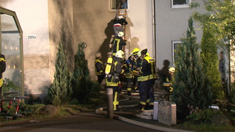 2015-06-02_Neunkirchen_Kölner Str 220_Zimmerbrand_MANV1_39 Personen evakuiert_Foto_Hercher_07