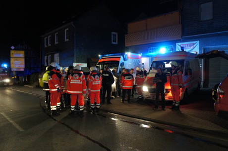 2015-06-02_Neunkirchen_Kölner Str 220_Zimmerbrand_MANV1_39 Personen evakuiert_Foto_Hercher_09