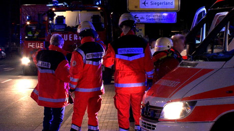 2015-06-02_Neunkirchen_Kölner Str 220_Zimmerbrand_MANV1_39 Personen evakuiert_Foto_Hercher_12