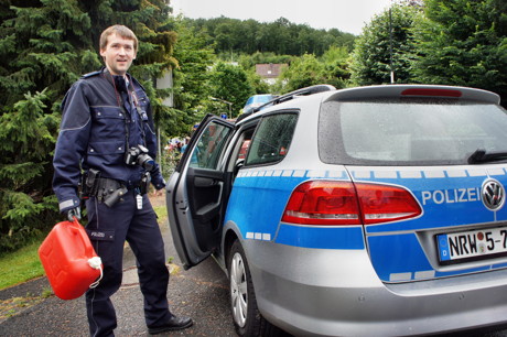 2015-07-08_Siegen-Gosenbach_Feuer4_Familienstreit Benzin ausgegossen_Foto_Hercher_4