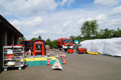 2015-07-24_Kirchen_Ausbildungstag des Gefahrstoffzuges im Kreis Altenkirchen_Foto_Feuerwehr_02