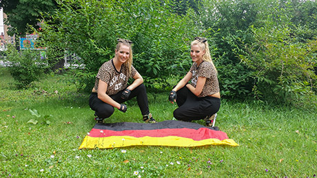 Carina und Sarah Varina aus Siegen freuen sich über Platz 14 | Foto: Cheerdance