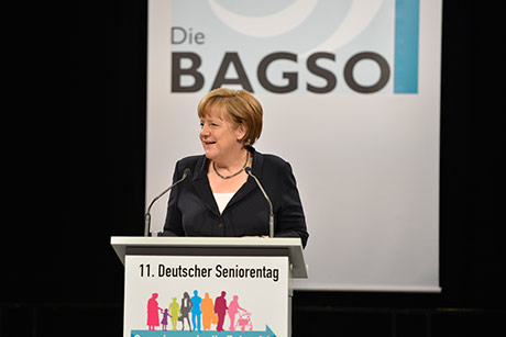 Die Eröffnungsrede von Bundeskanzlerin Angela Merkel kam bei den Besuchern aus Neunkirchen sehr gut an. Foto: BAGSO / C. Hemmerich