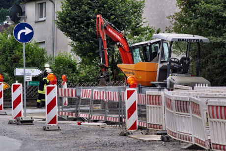 2015-08-04_Niederdresselndorf_L730_ABC2_Bagger beschädigt Gasleitung_Foto_Hercher_03