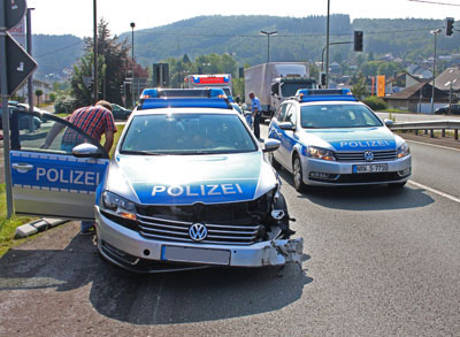 2015-08-11_Siegen-Seelbach_Vu_Polizeiwagen_Freudenbergerstraße_Foto_mg_01