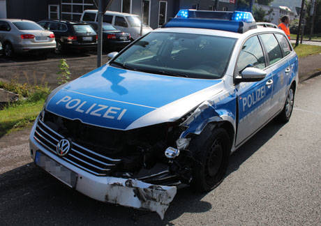 2015-08-11_Siegen-Seelbach_Vu_Polizeiwagen_Freudenbergerstraße_Foto_mg_06