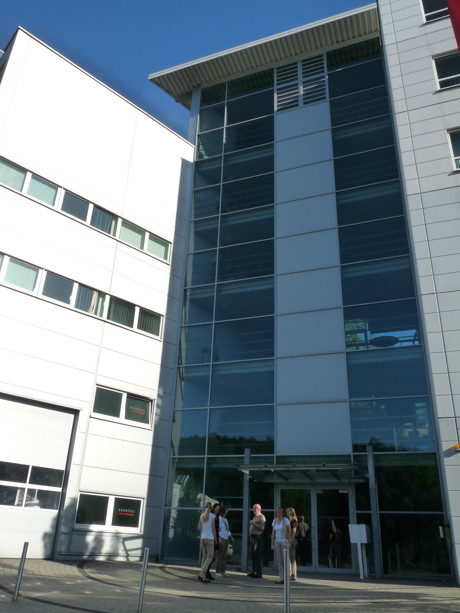 Bildunterschrift: Das Technologiezentrum punktet seit 15 Jahren mit den Erfolgen des Kompetenzzentrums – eine Innovation für die Region und ihre Unternehmen! (Foto: KM:SI)
