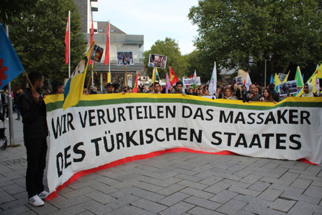 2015-10-12_Siegen_Scheinerplatz_Demo der Kurden und Linken_Foto_Hercher_02