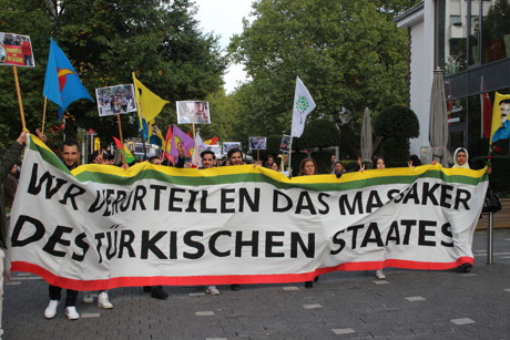 2015-10-12_Siegen_Scheinerplatz_Demo der Kurden und Linken_Foto_Hercher_07