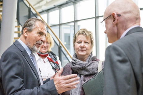 NRW-Schulministerin Sylvia Löhrmann (2.v.r.) beim 4. Sankelmarker Gespräch an der Universität Siegen. (Foto: Universität Siegen/Björn Bowinkelmann)