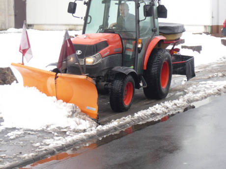 Mit verschiedenen Fahrzeugen sind die Mitarbeiter des Baubetriebshofes im Einsatz, um die Verkehrssicherheit auch im Winter zu gewährleisten. (Foto: Stadt Hilchenbach)