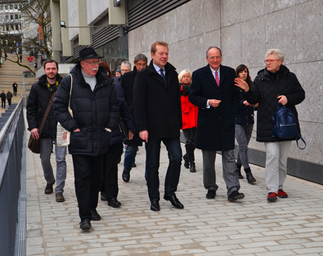 2016-02-18_Siegen_Bürgermeister_Weiht_Karstadt_Steg_Ein_Fotos_Mg_Bearbeitet (6)