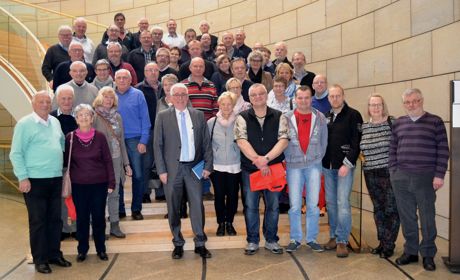 MdL Falk Heinrichs begrüßte zahlreiche Mitglieder der Netpher Schützenvereine im Landtag. Foto: Landtag