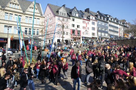 2016-03-18_Abi_Siegen_Kornmarkt_Abiturienten_feiern_Foto_Hercher (10)