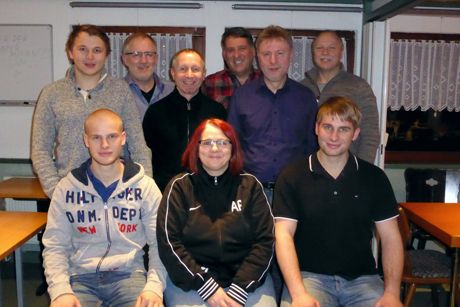 Der Vorstand der Judofreunde Siegen-Lindenberg mit Mit Xaver Stausberg, Hans Werner Krämer Bernd Stausberg, Bernd Buschhaus, Peter Rotthoff, Henning Burgmann (stehend v.l.) Steffen Gabsa Anke Pfeifer und Manuel Gabsa (sitzend v.l.). Foto: Verein